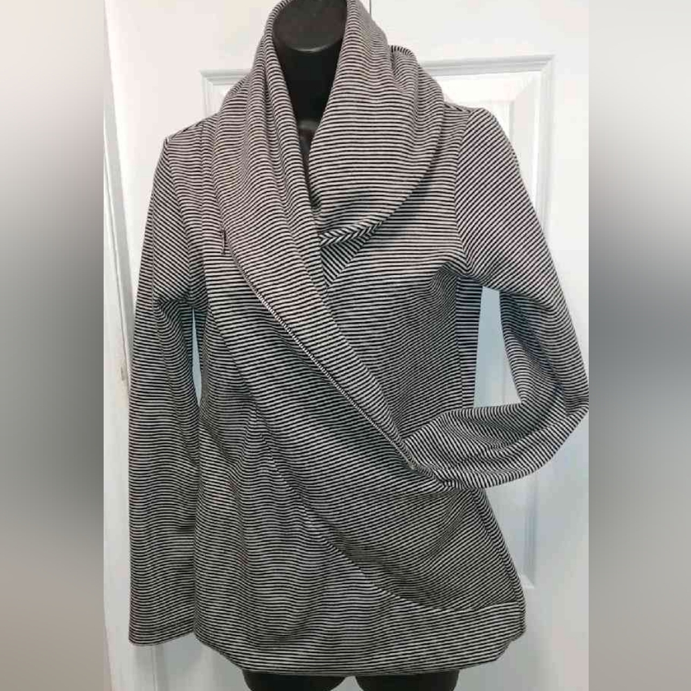 Ruelle long sleeved top